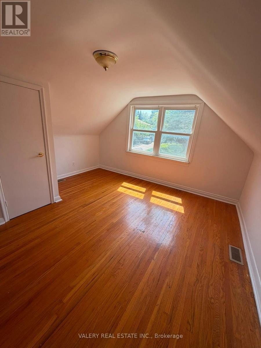 425 LIVINGSTON ROAD N Toronto (West Hill), Ontario 4