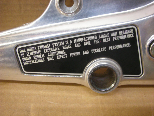Used right foot peg holder off a 1979 Honda CBX 1000 dans Autre  à Stratford - Image 2