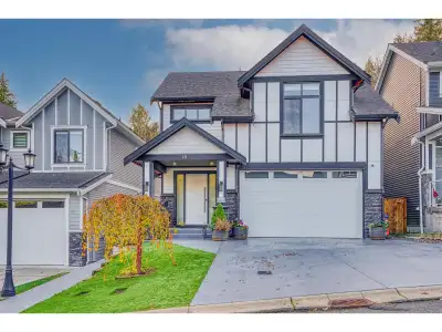 Stunning custom built house in East Abbotsford! Pride of ownership shows here! 6 Bedroom & 5 Bathroo...