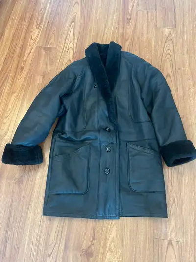 A light Canadian-made sheepskin shearling jacket L, M, natural, View more