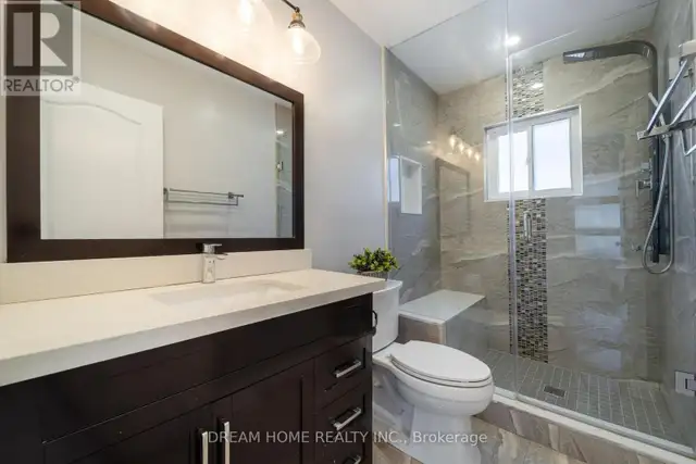 #BACK - 6 ALCESTER COURT Toronto (Yorkdale-Glen Park), Ontario in Long Term Rentals in City of Toronto - Image 7