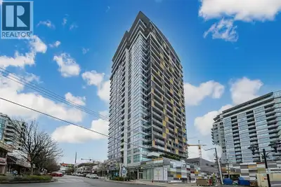 Experience modern living in this beautifully furnished 1-bedroom apartment on the 17th floor, nestle...