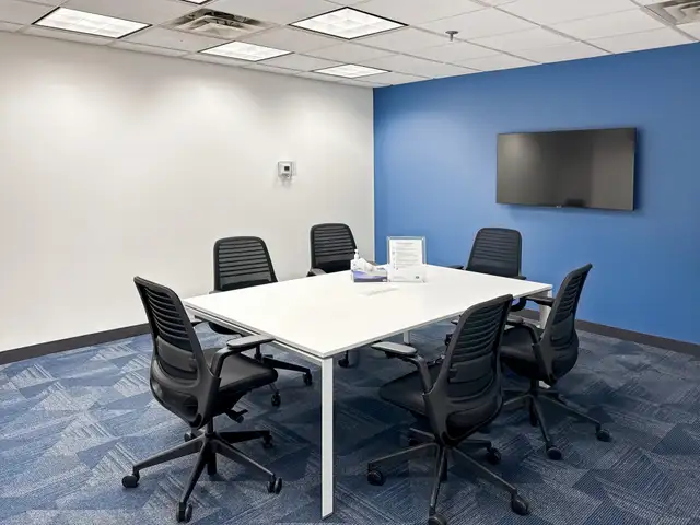 Office space for rent for 2 persons in 98 Avenue Edmonton in Commercial & Office Space for Rent in Edmonton - Image 6