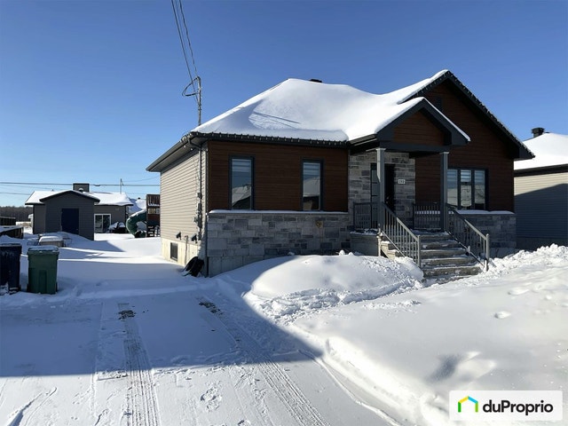 $439,000 - Bungalow for sale in ND-Du-Bon-Conseil — photo 1