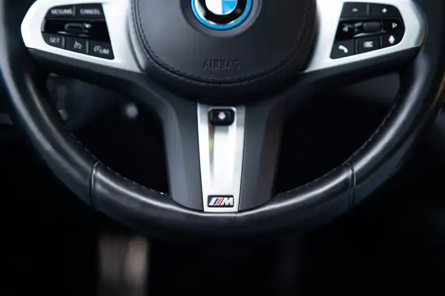2023 BMW 5 Series5783111882886553617