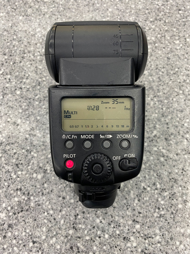 Canon Speedlite 580 EX II Flash in Cameras & Camcorders in City of Toronto