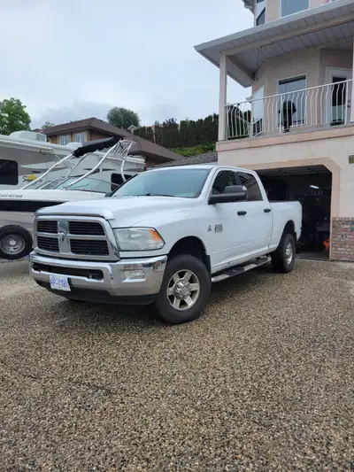 Ultra clean ,well maintained, 6.7 Diesel ,recent brakes, no accidents. sound ,RV fifth wheel hitch,...