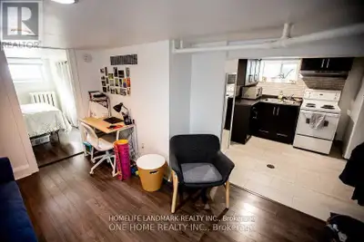 Seperate entrance, whole basement appartment unit, with kitchen, bathroom, Quiet Street In East York...