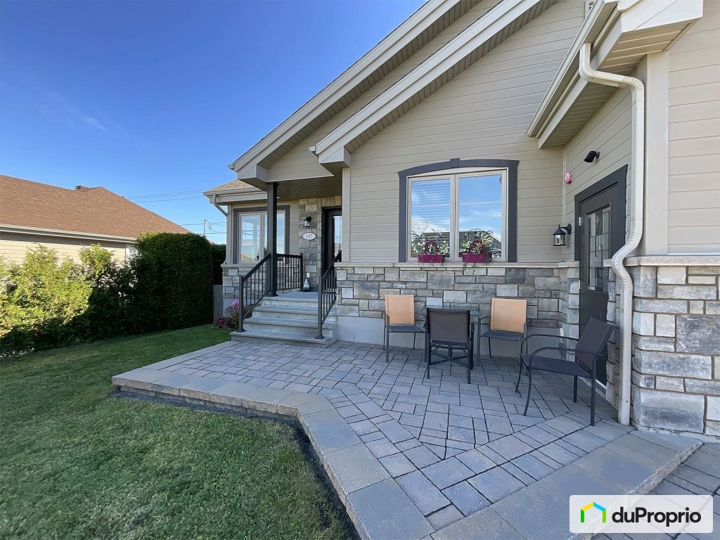 $665,000 - Bungalow for sale in Rimouski (Rimouski) — photo 2