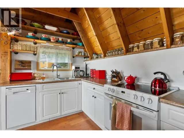7796 N BRIDGE LAKE ROAD Bridge Lake, British Columbia in Houses for Sale in 100 Mile House - Image 8