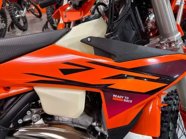 2026 KTM XC 250 W in Dirt Bikes & Motocross in Calgary - Image 5