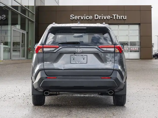 2022 Toyota RAV4 XLE AWD | Sunroof | Heated Steering | CarPlayS in Cars & Trucks in Guelph - Image 8
