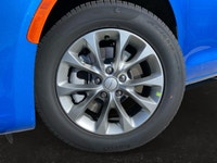 Safe and reliable, this 2027 Chrysler Pacifica Select comfortably packs in your passengers and their... (image 6)