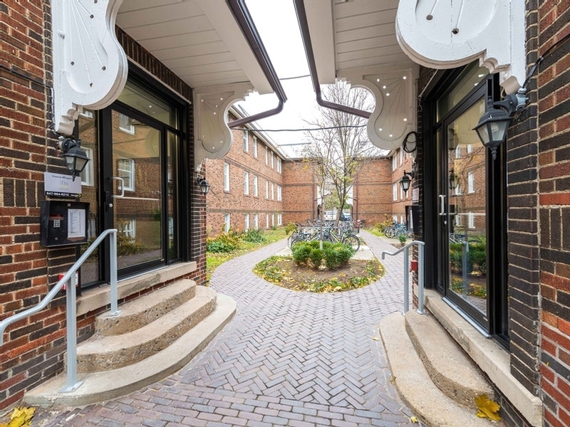 2 bedrooms Apartment for Rent 245 Howland Avenue Long Term Rentals City of Toronto Kijiji