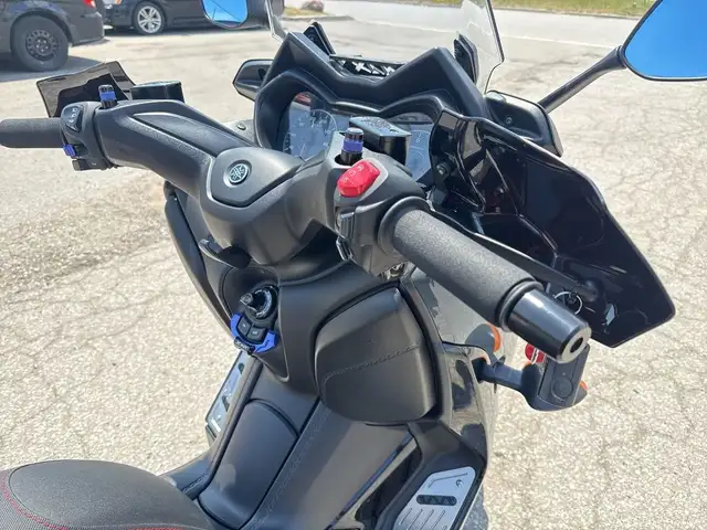 2022 Yamaha XMAX ~ YAMAHA XMAX ~ 300CC ~ COOL SCOOT ~ LOW KMS ~ in Street, Cruisers & Choppers in City of Toronto - Image 28