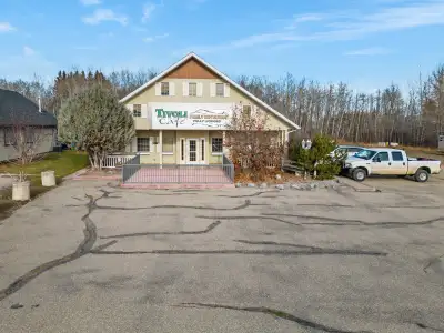 Located just off Highway 54, the Tivoli Garden Cafe offers a golden opportunity for those seeking th...