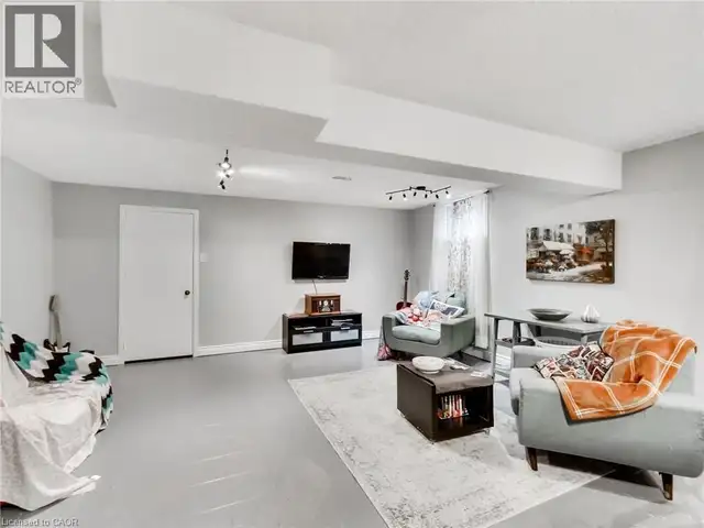 18 PAVAROTTI Court Hamilton, Ontario in Houses for Sale in Hamilton - Image 32