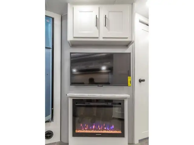 2023 Coachmen Encore 325 Classe A Full Body paint VR / RV in RVs & Motorhomes in Laval / North Shore - Image 13