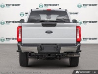 Presenting the 2026 Ford Super Duty F-350 SRW in an impressive white finish with a 4 4 drivetrain an... (image 5)