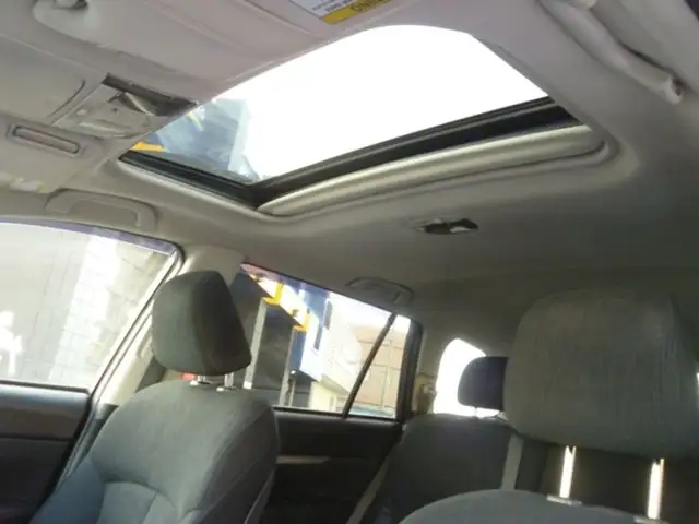 2014 Subaru Outback 4dr Wgn H4 Auto 2.5i Premium in Cars & Trucks in Calgary - Image 23