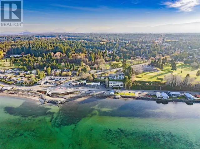 441 Memorial Ave Qualicum Beach, British Columbia in Houses for Sale in Parksville / Qualicum Beach - Image 7