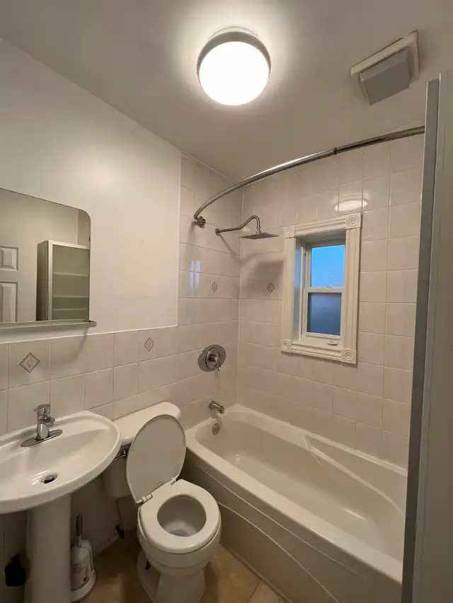 2 bedroom main floor for rent in East York in Long Term Rentals in City of Toronto - Image 8