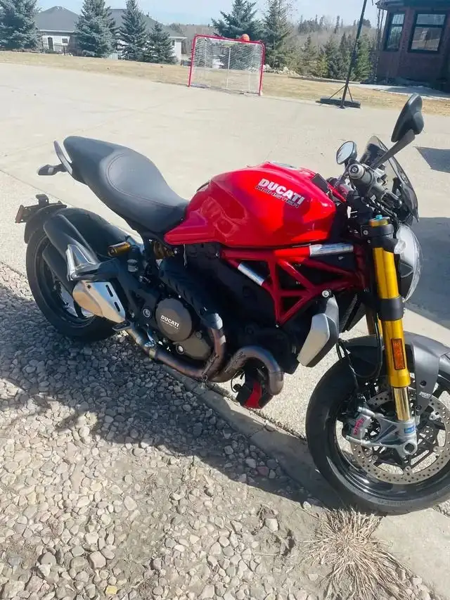 2014 DUCATI MONSTER 1200S (FINANCING AVAILABLE) in Sport Bikes in Strathcona County - Image 5
