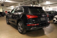 This Audi Q5 has a strong Intercooled Turbo Premium Unleaded I-4 2.0 L/121 engine powering this Auto... (image 4)