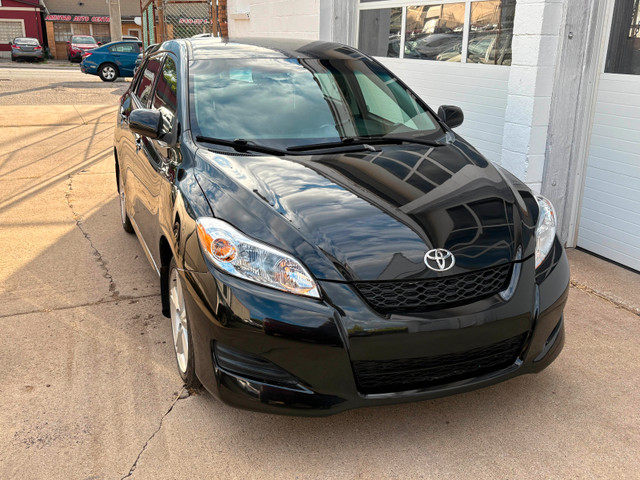 2009 Toyota Matrix S in Cars & Trucks in Windsor Region - Image 2