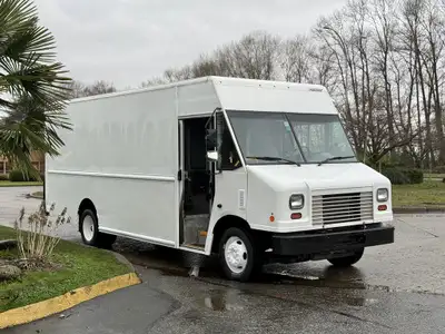 2018 Ford Econoline E-450 Step Van 18 Foot Long 7 Foot 8in. Wide 7 Foot 2in. High Back Up Camera Sid...
