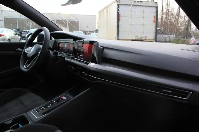2022 Volkswagen Golf GTI Autobahn Auto for sale in Cars & Trucks in Comox / Courtenay / Cumberland - Image 16