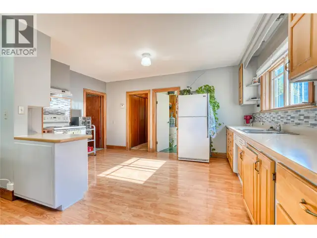 9 Harbour Key Drive Osoyoos, British Columbia in Houses for Sale in Penticton - Image 11