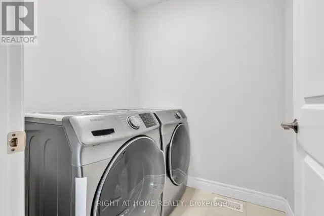 321 CARRIAGE WAY Waterloo, Ontario in Houses for Sale in Kitchener / Waterloo - Image 35
