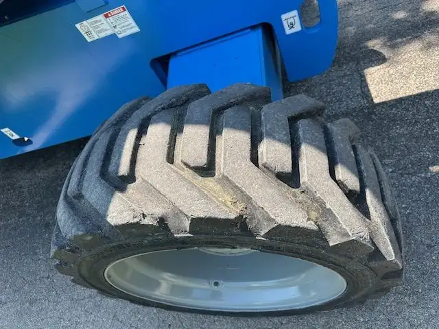 2014 Genie Z60 Diesel Articulating Boom Fully Serviced in Heavy Equipment in Hamilton - Image 15