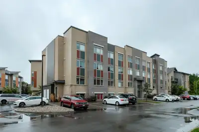 315 Terravita Private, Unit 206- Gloucester Furnished - Availabl