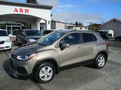 Only 41500 km, One-owner 2021 Chevrolet Trax LT AWD in excellent condition. Powered by a fuel-effici...