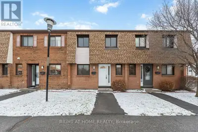 Bright, affordable 3-bedroom townhouse in the highly popular neighbourhood of Craig Henry-an excelle...