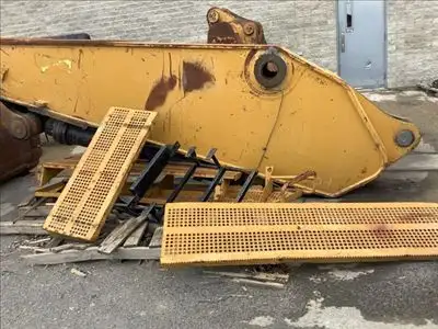 2011 Caterpillar 374DL in Heavy Equipment in Laval / North Shore - Image 6