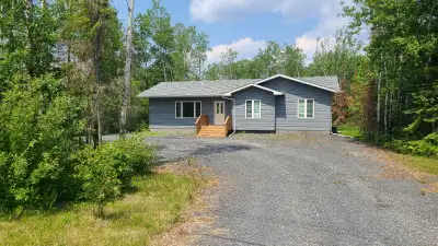 NEWER BUILD! LOADED FOR BEAR!!! This 1 year old (built in 2023) has it all. Over 1370 sq ft 3 bedroo...