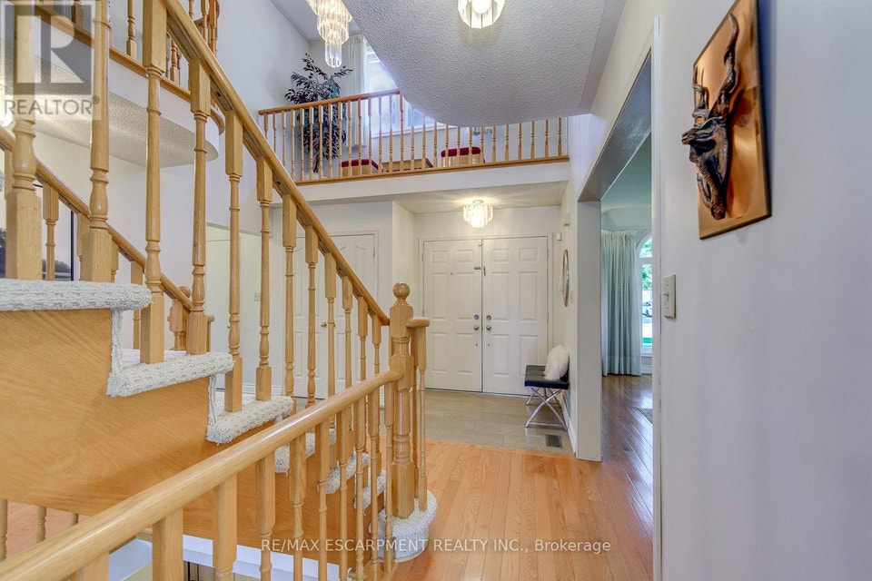 2442 Wynten Way Oakville (CV Clearview), Ontario, photo 5 of 40