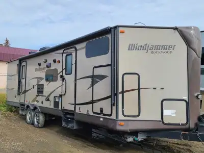 *******//// SALE PENDING \\\\******* Serving Edson, Whitecourt, Hinton, Jasper, Fox Creek, Swan Hill...