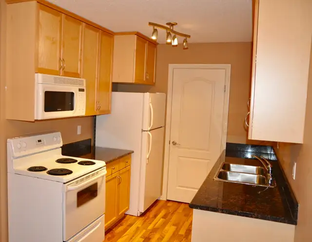 Woodland Crossing -  2 Bdrm Top Floor Condo Suite for Rent