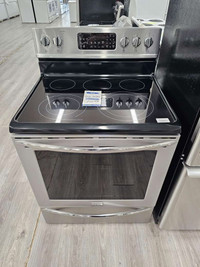 Econoplus Sherbrooke Méga Vente! Cuisinière Vitro Inox à 559.99$