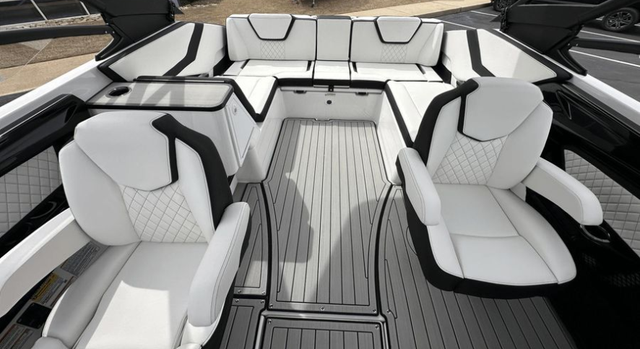 2025 Yamaha 252SE Mist Grey | Trailer included | Yamaha Cash reb in Powerboats & Motorboats in Kawartha Lakes - Image 7