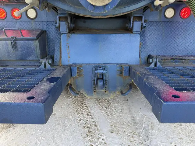 2012 KENWORTH T800 in Heavy Trucks in Saskatoon - Image 63