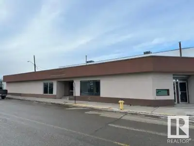 GREAT EXPOSURE! 2946 sq ft of prime retail space in the heart of downtown Drayton Valley. The buildi...