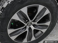 * All-wheel drive (AWD) * SofTex synthetic leather-trimmed seats * 10-way power-adjustable driver's... (image 8)