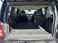 2010 JEEP LIBERTY LIMITED EDITION 4WD * COMFORT AND CONVENIENCE GROUP * ONE OWNER FEATURES INCLUDE:... (image 5)
