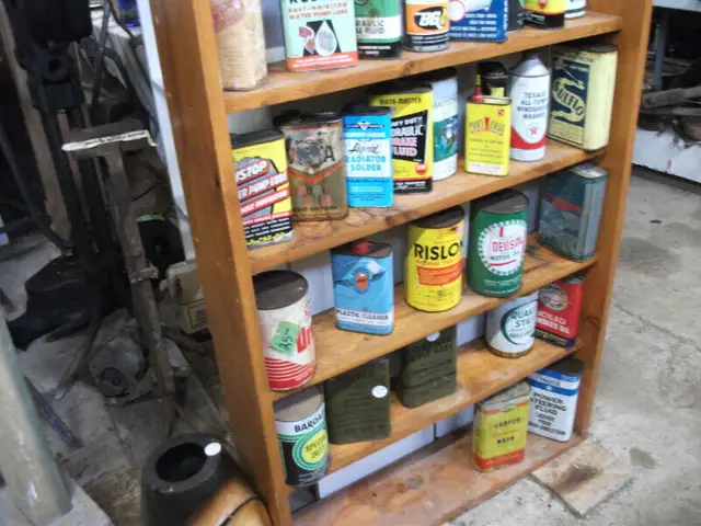 Vintage Oil Bottles and Cans in Arts & Collectibles in Belleville - Image 4