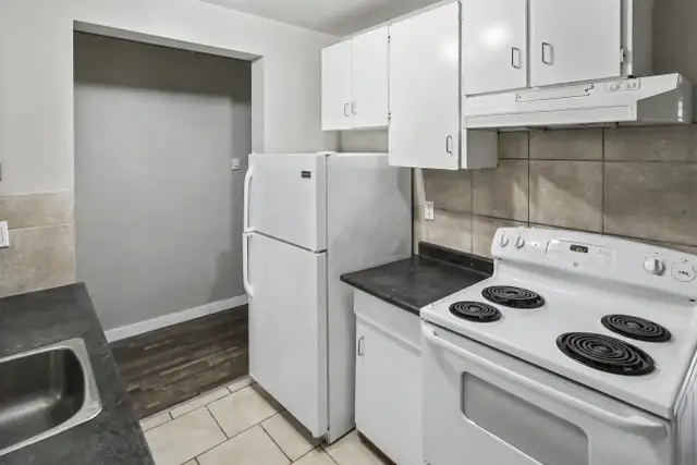 Queen Mary Park Apartment For Rent | Queen Mary Apartments in Long Term Rentals in Edmonton - Image 13